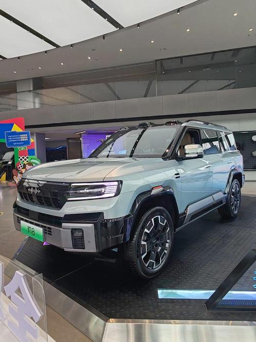 成都318比亚迪方程豹硬派越野的爆款，英菲尼迪35周年与你共成长